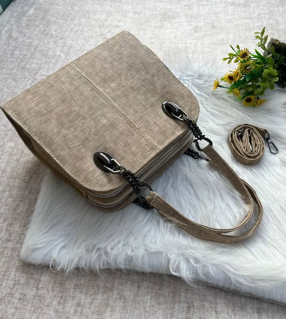 photo_5864228757345257399_y (1).webp