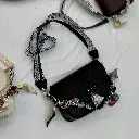 شنطة كروس سكارف